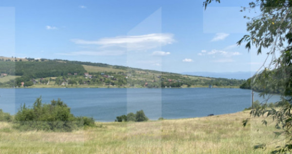 Teren intravilan 4.827 mp la doar 50 m de lac &ndash; Pădureni,