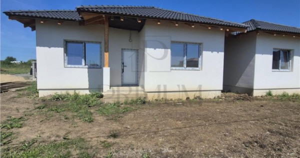 Duplex despartit prin baie - aproape de centura - toate util