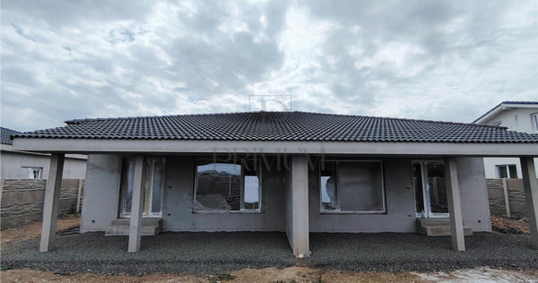 Duplex pe plan - acces facil - zona in plina dezvoltare