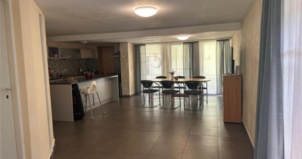 DAMBOVITA CASA 4 CAMERE, DECOMANDAT, PANOURI SOLARE