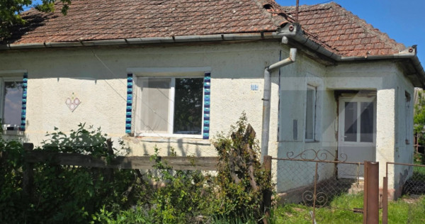 Casă veche 50 mp, teren 1274 mp, două fronturi stradale, z