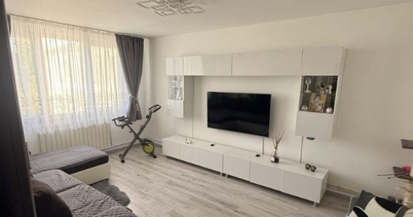 Apartament 4 Camere Decomandat &ndash; Renovat, 2 Locuri Parcare, Etaj 4/4
