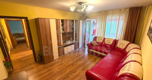 Apartament cu 3 camere - Craiovita Noua - etaj intermediar