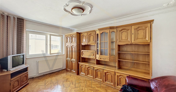Apartament cu 2 camere, decomandat, 50 mp, parcare, zona Pod