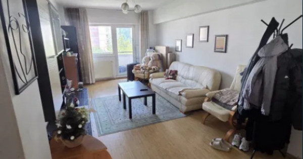 Apartament 3 camere | 2 Bai | Balcon | Centrul Civic
