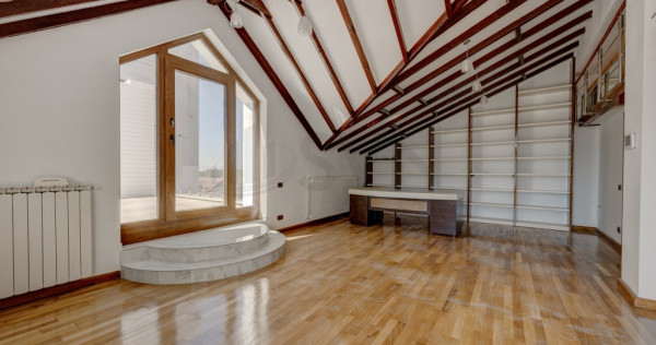 Vila spatioasa cu 6 camere si mansarda