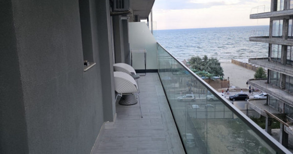 Prima Linie |Vedere laterală la mare | 67m2 Utili Mamaia No