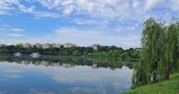 Casa bătr&acirc;nească/teren vedere lac, Tei
