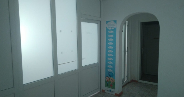 Inchiriez apartament 2 camere ultracentral/parter/constanta