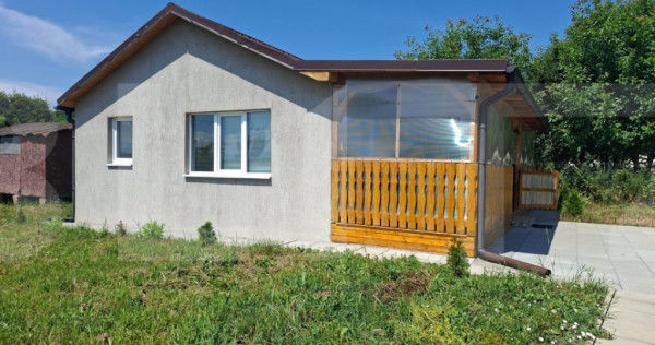 Casa noua cu terasa generoasa si teren, comuna Moacsa