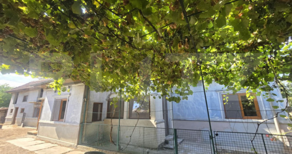 Casă individuala, 90 mp, teren 1.000 mp &ndash; zona Odobești,