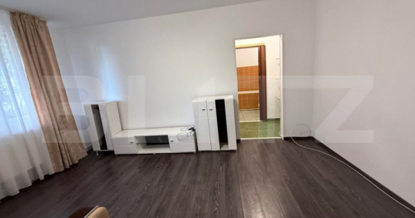 Apartament cu 2 camere, 56 mp, semidecomandat, zona Bd. Cosb