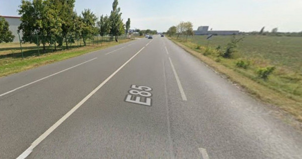 Teren intravilan 4,25ha, deschidere d=110ml la DN2