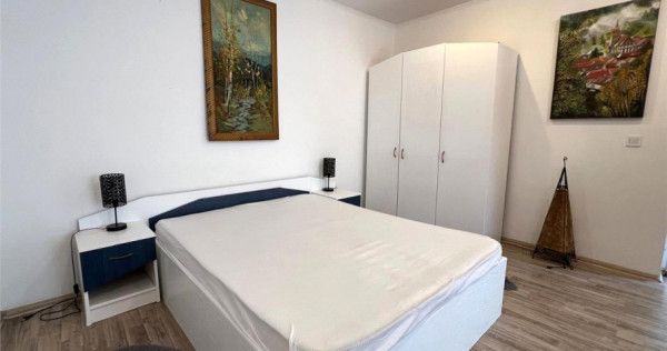 Garsoniera spatioasa cu curte - de - Centrul istoric
