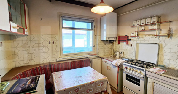 Apartament 3 camere, decomandat, cu 2 băi, Sfantu Gheorghe