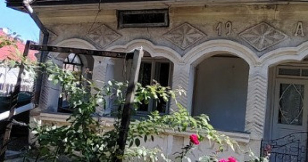 Casa caramida la strada Puskin