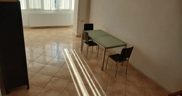 &Icirc;nchiriez apartament 3 camere spital central&agrave; proprie