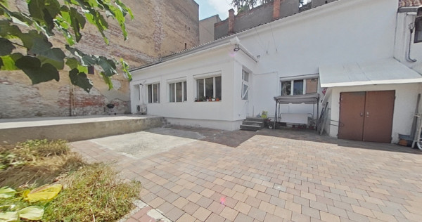 Apartament cu 2 camere de &icirc;nchiriat &ndash; Mansardă, zona Cen