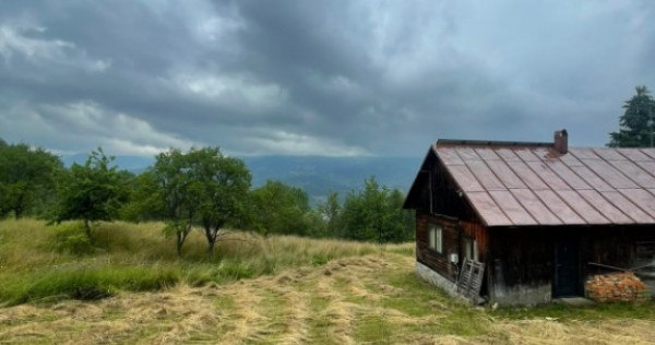 Cabană de vacanță, 60 mp, teren generos de 83 ari, zona B