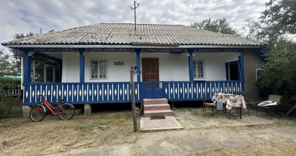 Casa traditionala+teren 1172mp intravilan in Lunca Corbul...