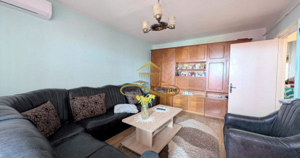 Apartament 3 camere decomandate, str.9 Mai