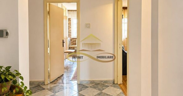 Apartament 3 camere decomandate, str.9 Mai