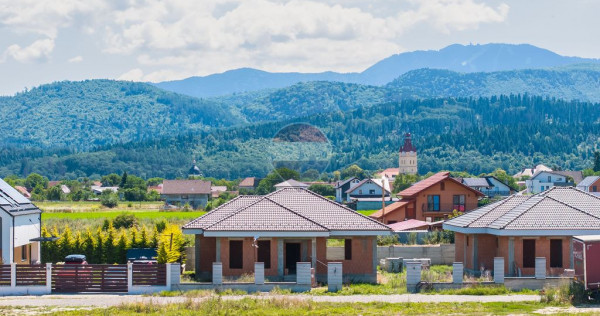 Casă individuală pe un singur nivel, la roșu, teren 50...