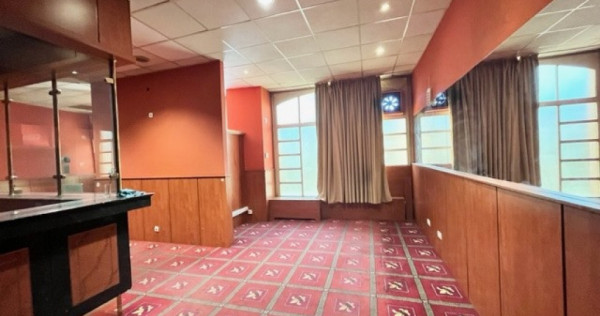Spațiu comercial de &icirc;nchiriat &ndash; 90 mp, ultracentral, ...