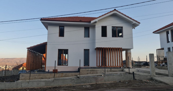 CASA INDIVIDUALA 4 CAM SU 120 MP, TEREN 702 MP, CHINTENI