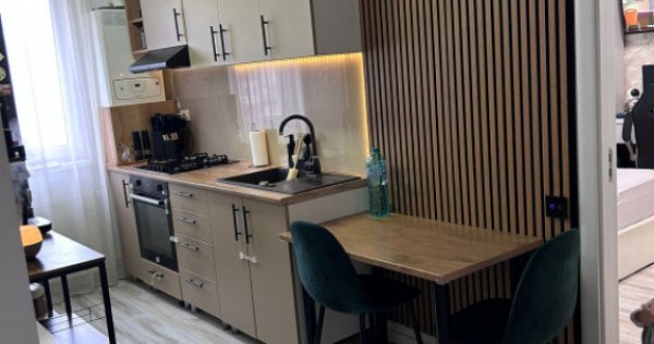 Apartament 3 CAMERE SU 43MP, ZONA CETĂȚII