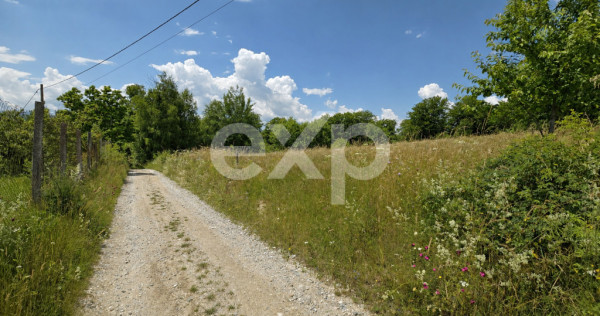 Teren cu potențial de dezvoltare imobiliară cu panoramă