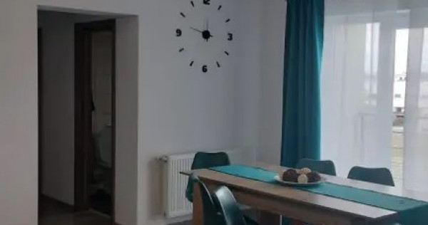 &Icirc;nchiriez apartament trei camere cu parcare central