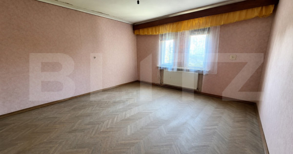 Apartament cu 2 camere, 69 mp, teren 825 mp, Strada Aurel Vl