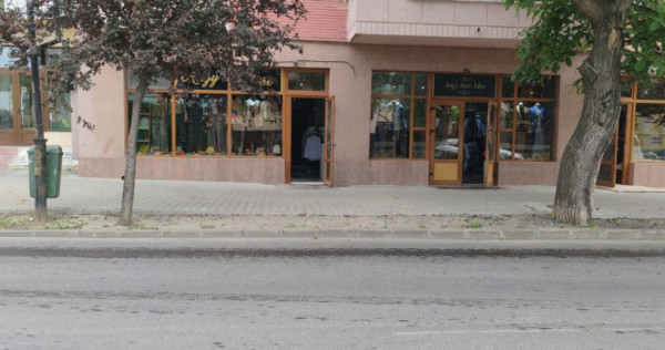 Spatiu comercial 242 mp utili, zona Ultracentrala Husi, V...