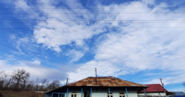 Imobil compus din casa de locuit si teren, Danesti, const...