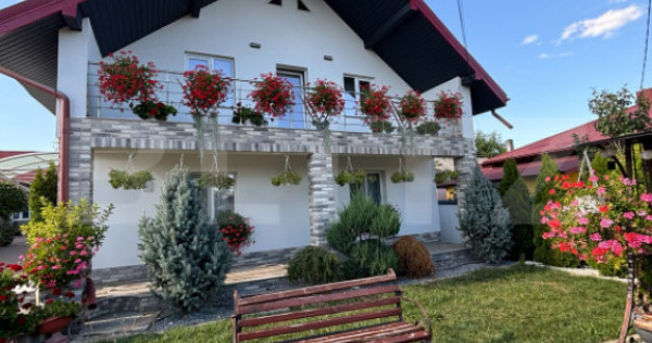 Casa de vanzar 300 mp, teren 36 Arii, zona Hantesti