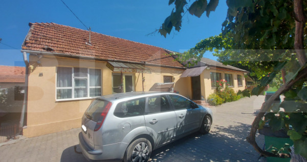 Casa individuala, 120 mp, teren 1.800 mp, zona Araci