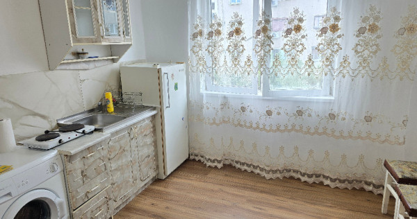 Vand garsoniera in Deva, zona Dacia, etaj 3, bloc de 4 etaje