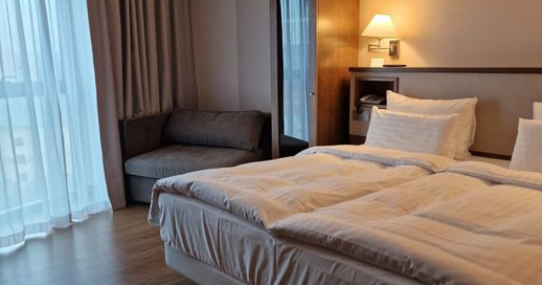 Zona Piata Unirii Hotel 4 STELE S+P+M+9 CU 76 Camere , Ba...