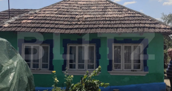 Casa individuala, 32 mp, teren 1.700 mp, comuna Pleșoi