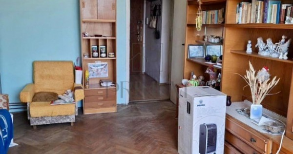 Gheorghe Lazar, apartament 2 camere, decomandat, centrala pr