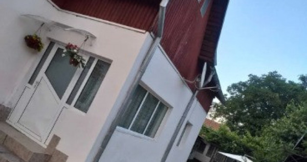 Casa in loc. Cocorastii Caplii, 5 camere, jud. Prahova