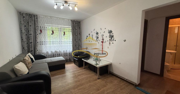 De &Icirc;nchiriat: Apartament 2 Camere semidecomandat, Curte ...