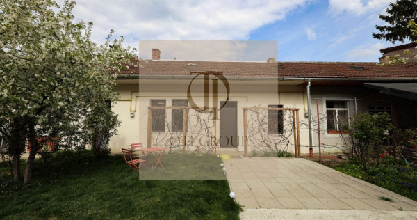 Apartament 2 camere, curte și 2 parcări, Centru Cluj