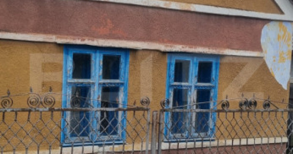 Casa cu doua corpuri, 67 mp, zona Luncani