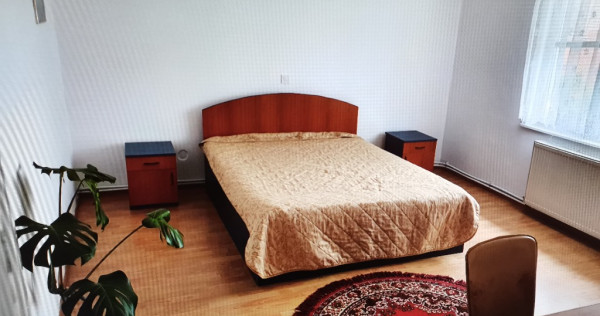 Apartament de inchiriat etaj casa particulara cu intrare separata