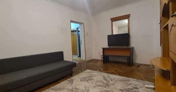 De vanzare apartament cu 2 camere, central, Bloc BR, et. ...