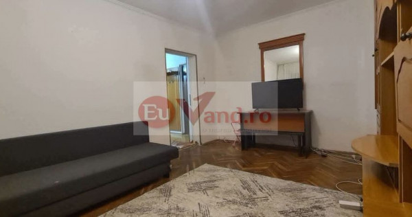 De vanzare apartament cu 2 camere, central, Bloc BR, et. 2, 76.000 euro