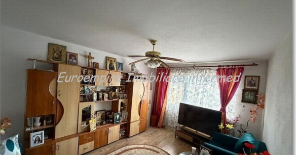 Apartament 2 camere decomandate zona KM 4-5