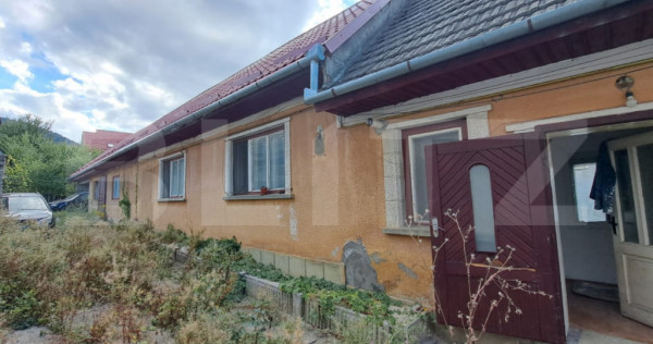 Casă de v&acirc;nzare &icirc;n Săcele &ndash; 4 camere, 2 intrări separ